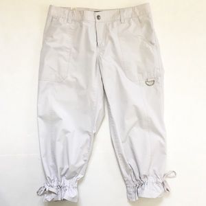 Daisy Fuentes Grey Ruffled Cuff Capris, Size 6